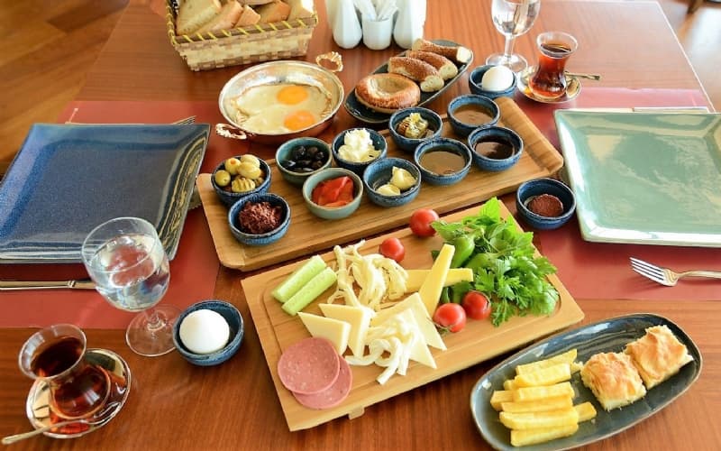 DOSAB Restoran`da Her Pazar Serpme Kahvaltı