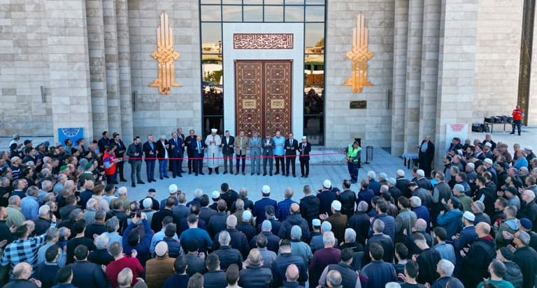 dosab cami cuma sabah acilis dua