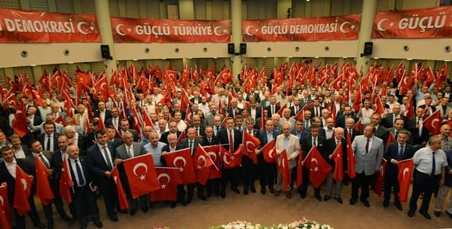 BURSA İŞ DÜNYASI DEMOKRASİ İÇİN TEK SES TEK YÜREK