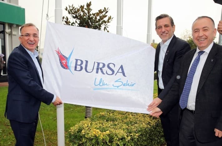 BURSA ULU ŞEHİR LOGOSU DOSAB`DA DALGALANIYOR