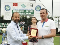 Recep Solakogullar orgnazisyan komitesi sponsoru  Sinan Yedikardes plaket   (3)