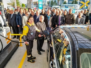 levernt eski akaryakit alirken2